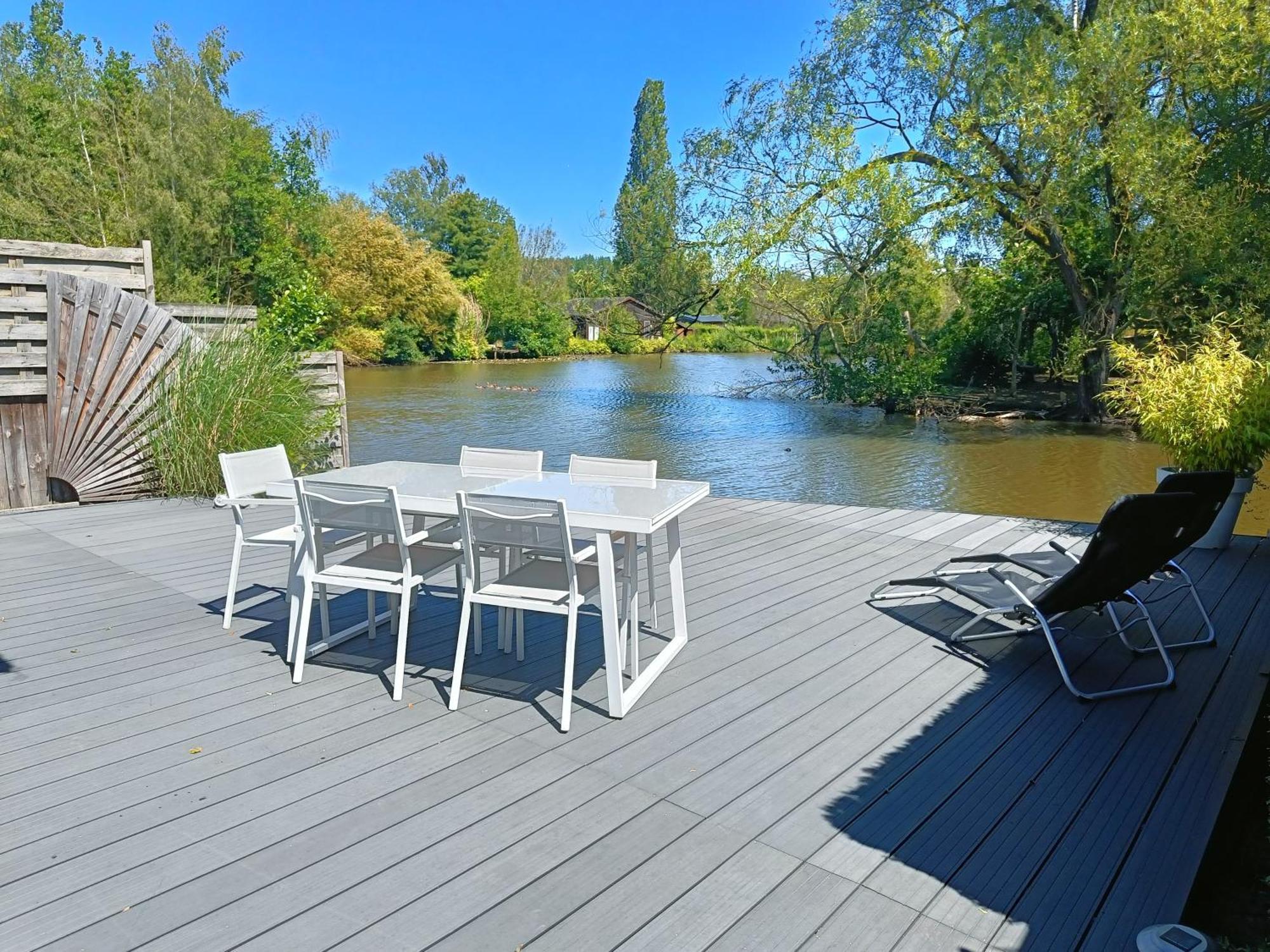 Time 2 Relax Aan Het Water Chalet